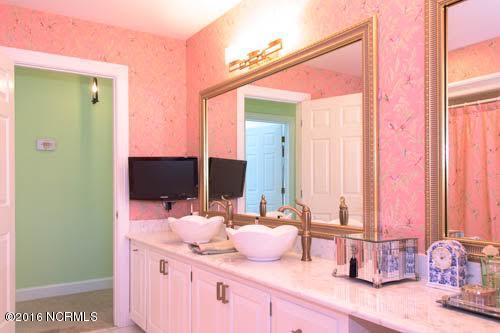 2711 East Fairway Road Morehead City, NC 28557 - Photo 43 of 52 2nd Floor Full Bath 2