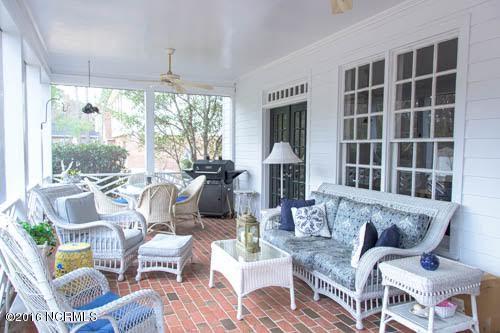 2711 East Fairway Road Morehead City, NC 28557 - Photo 47 of 52 Screen Porch