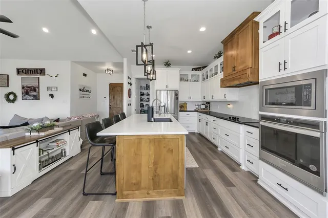 $675,000 | 1040 Agnes Street North, Springtown, TX 76082