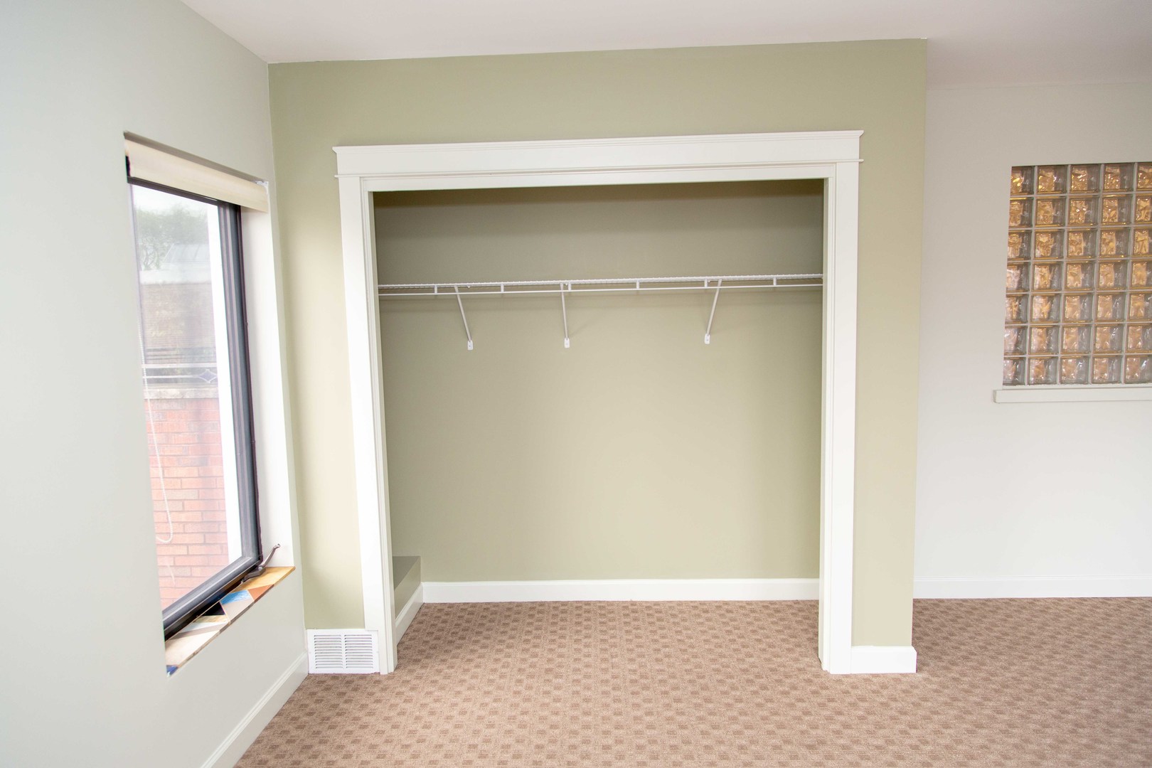 1607 Simpson Street, Unit 2E Evanston, IL 60201 - Photo 19 of 21 a view of an empty room