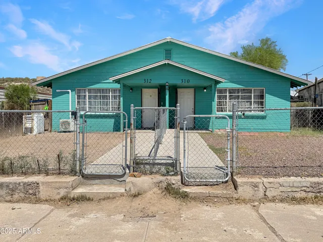 front view of house with a yard