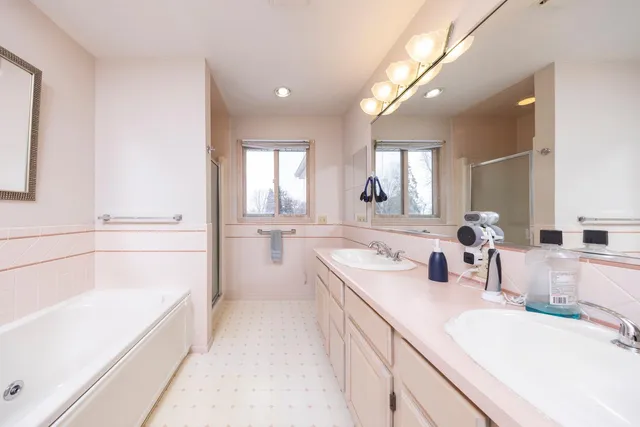 $399,900 | 225 Cardinal Lane, Chaska, MN 55318