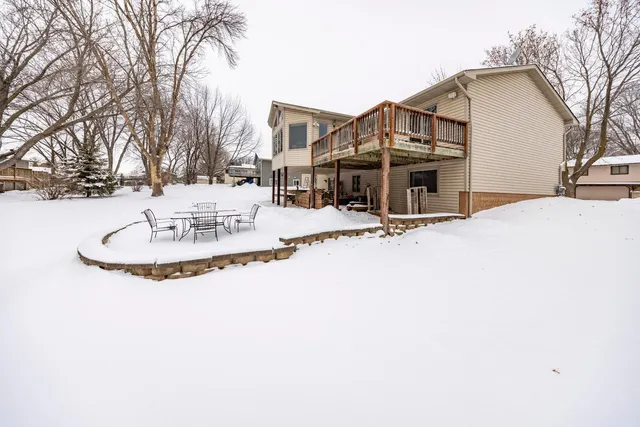 $399,900 | 225 Cardinal Lane, Chaska, MN 55318