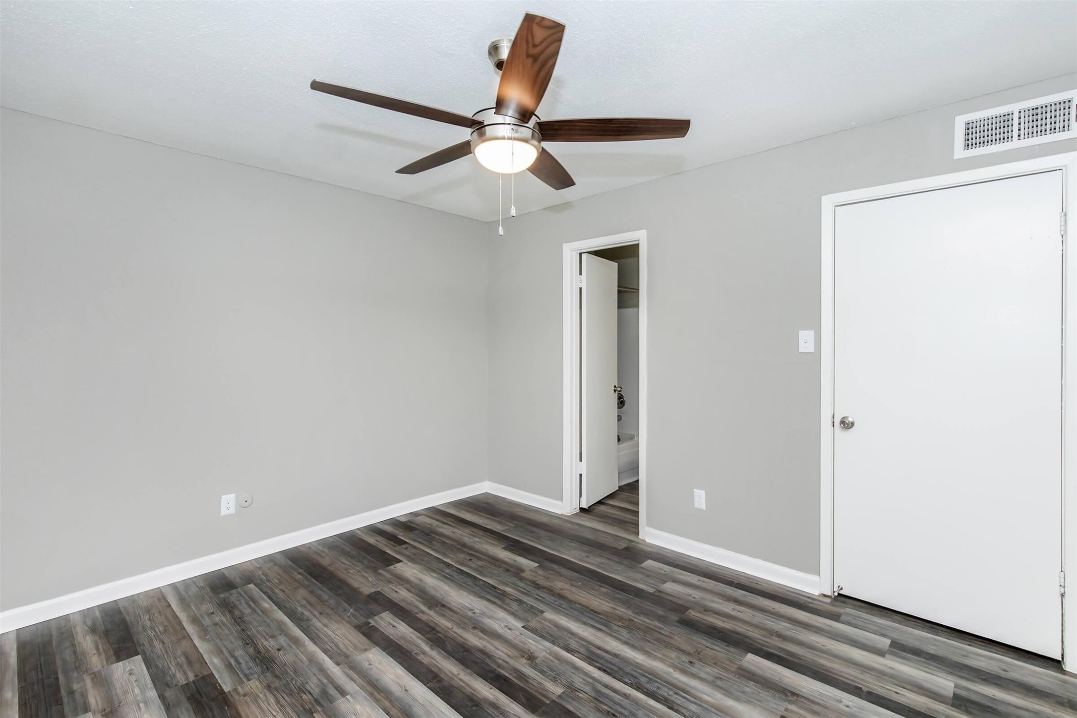 18001 Cypress Trace Road, Unit 504 Houston, TX 77090 - Photo 11 of 34 a view of room