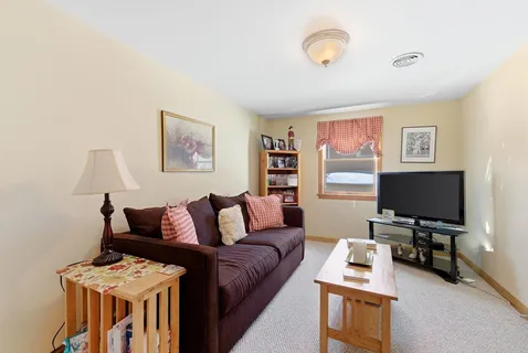 $879,900 | 43 Woodside Lane, Arlington, MA 02474
