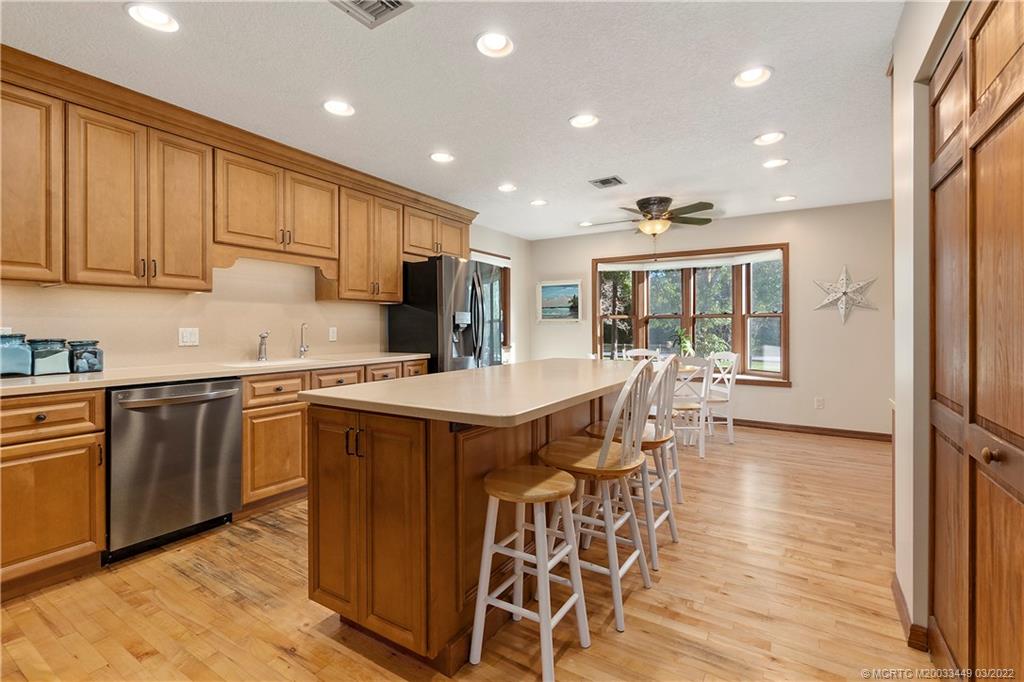 10943 Southwest Hawkview Circle Stuart, FL 34997 - Photo 6 of 47 Gallery Image 6