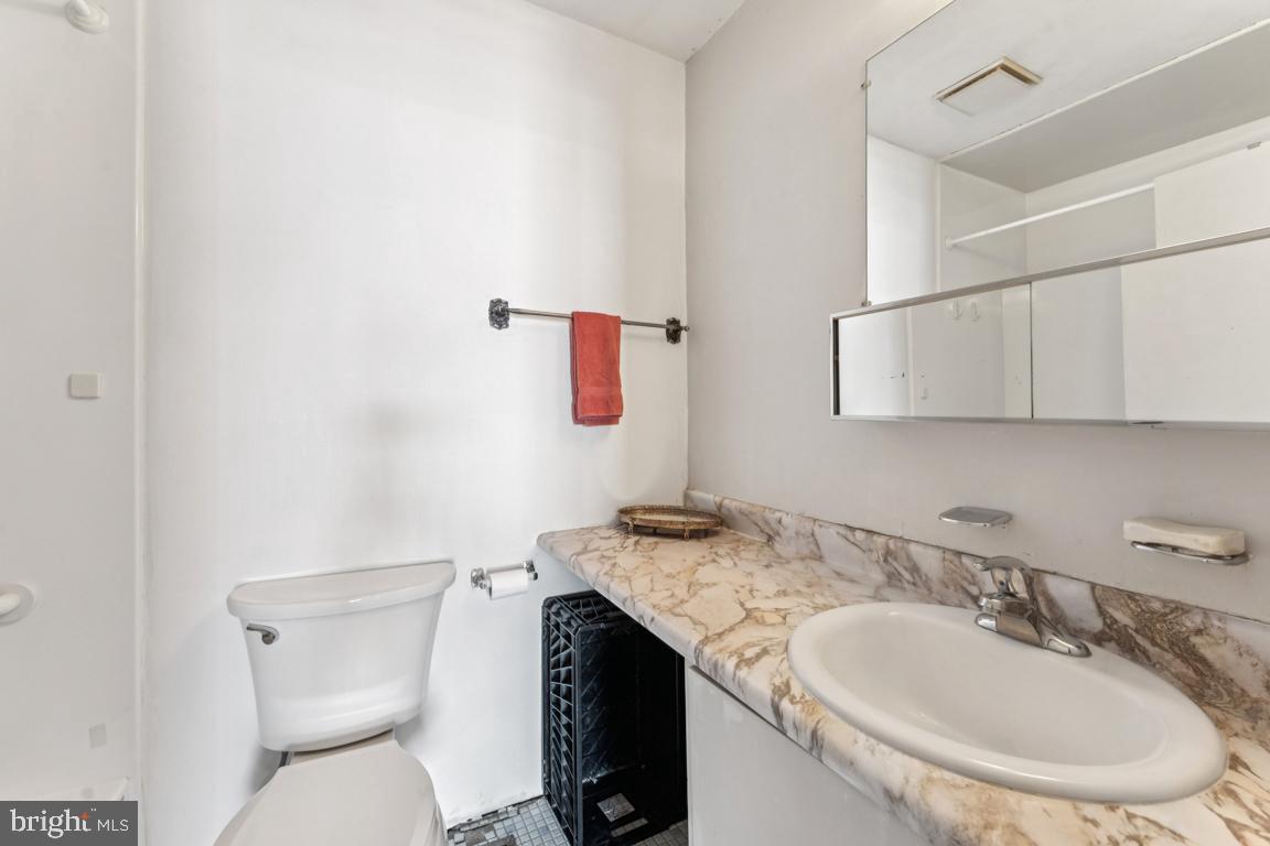 1501 Timber Creek Road Clementon, NJ 08021 - Photo 24 of 27 Full Hall Bath