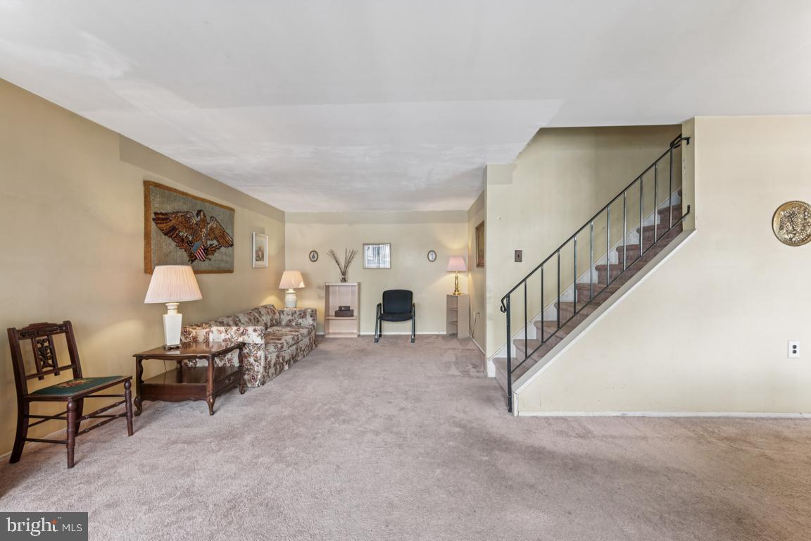 1501 Timber Creek Road Clementon, NJ 08021 - Photo 6 of 27 Living Room
