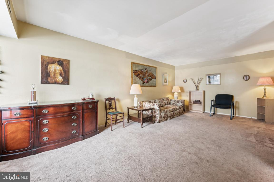 1501 Timber Creek Road Clementon, NJ 08021 - Photo 7 of 27 Living Room