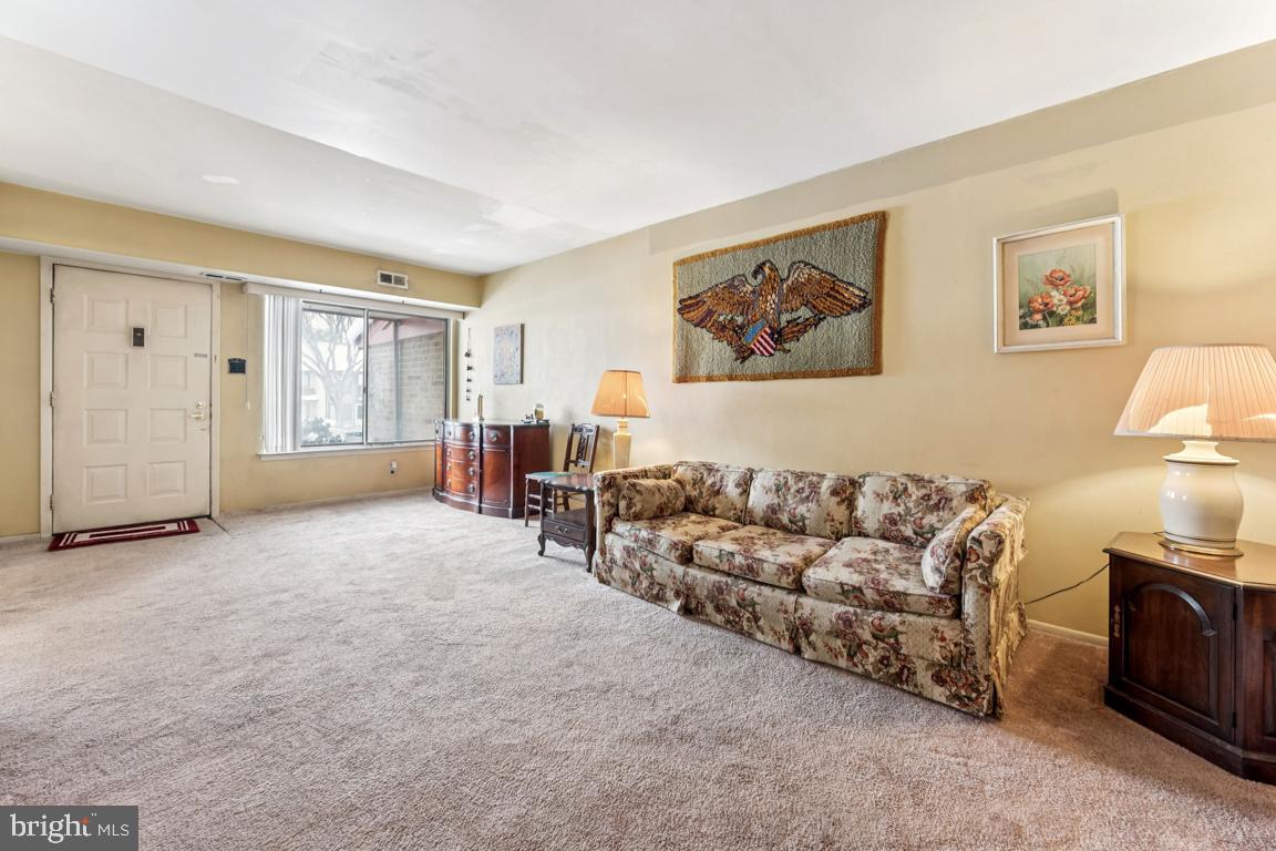 1501 Timber Creek Road Clementon, NJ 08021 - Photo 9 of 27 Living Room and Entry
