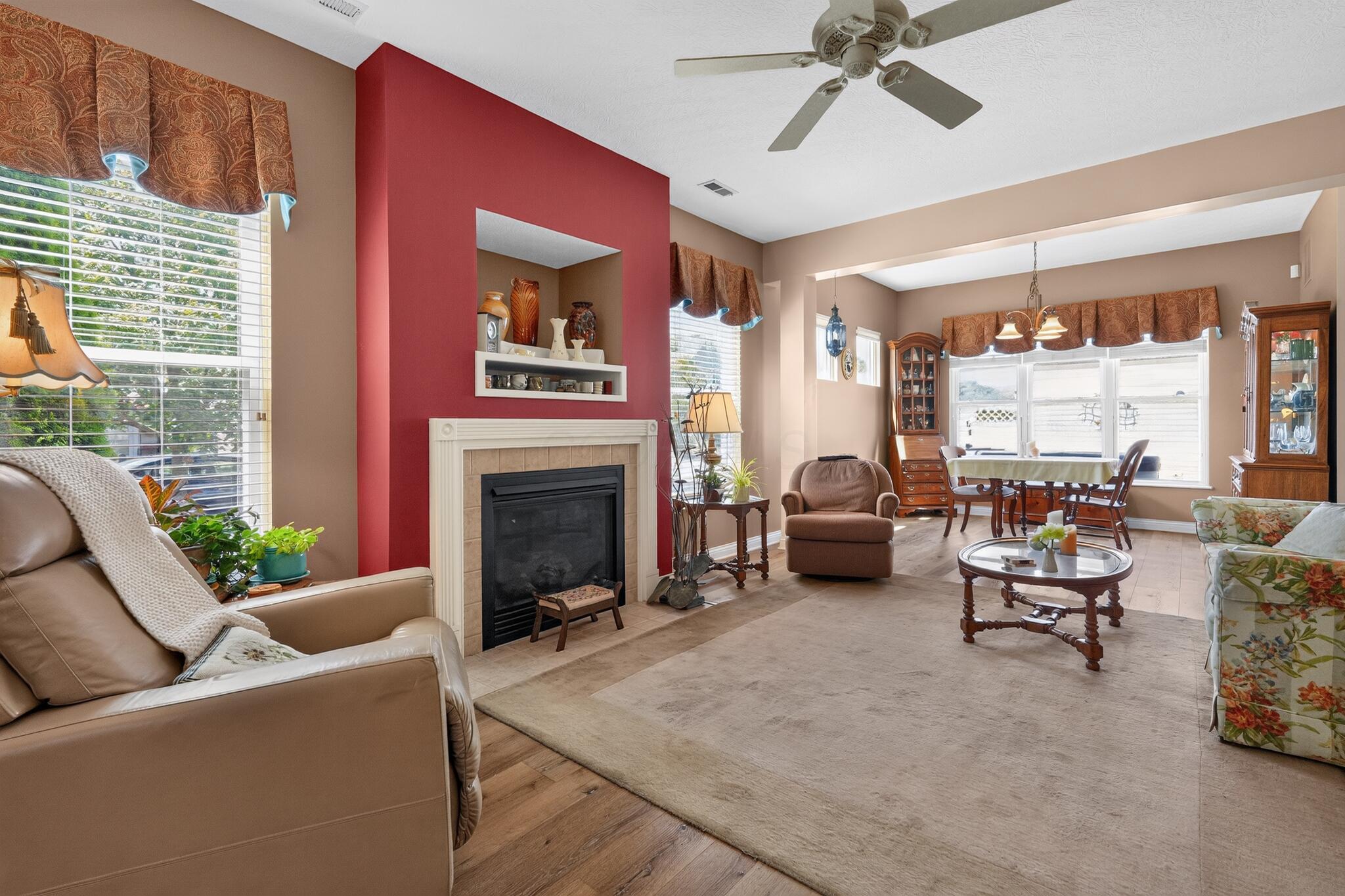5643 Wexler Road Dublin, OH 43016 - Photo 7 of 23 5643_Wexler_Rd-Living_room-r-12