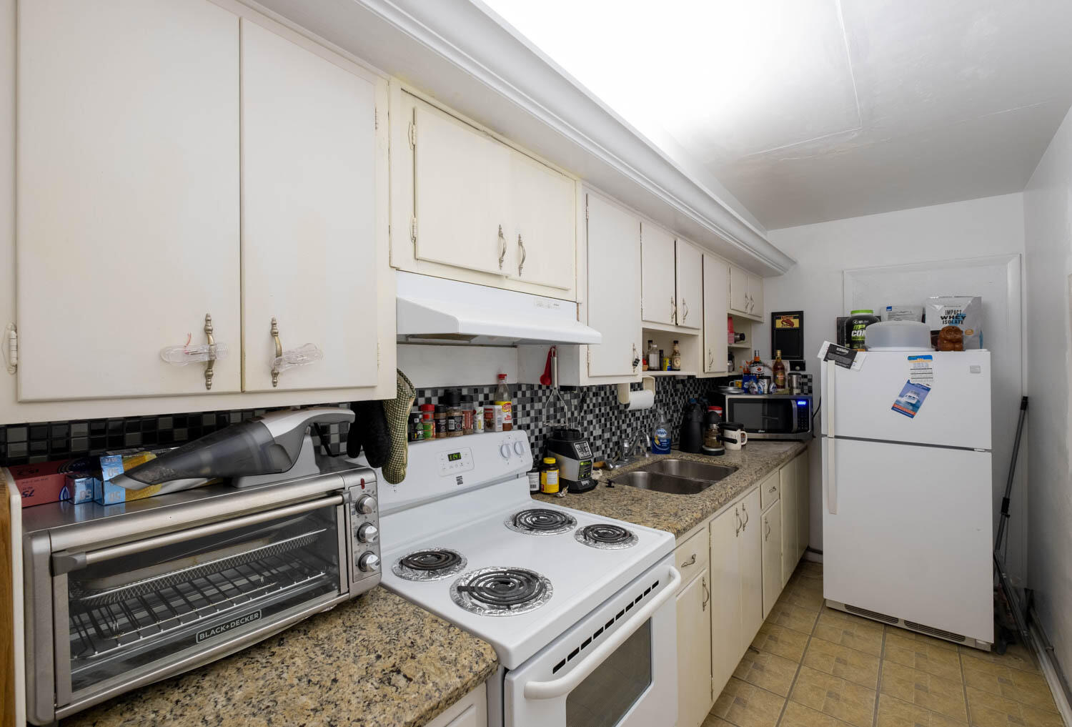 8 Sunset Road Key Largo, FL 33037 - Photo 30 of 43 Unit 2 Kitchen