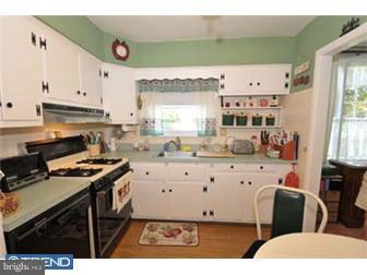 145 Lawrence Road Broomall, PA 19008 - Photo 4 of 12 Kitchen