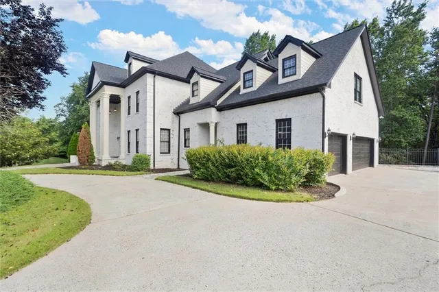 $995,000 | 5515 Riverwalk Court, Gainesville, GA 30506