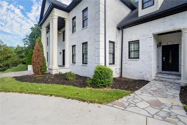 $995,000 | 5515 Riverwalk Court, Gainesville, GA 30506