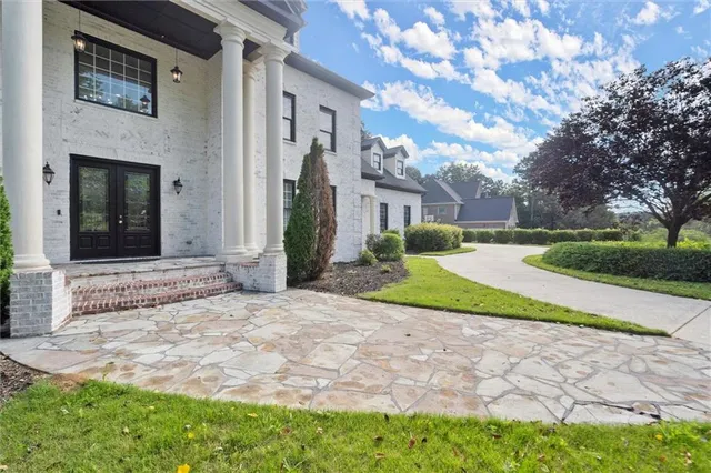 $995,000 | 5515 Riverwalk Court, Gainesville, GA 30506