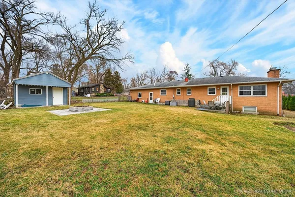 $335,000 | 7302 Chippewa Drive, Wonder Lake, IL 60097