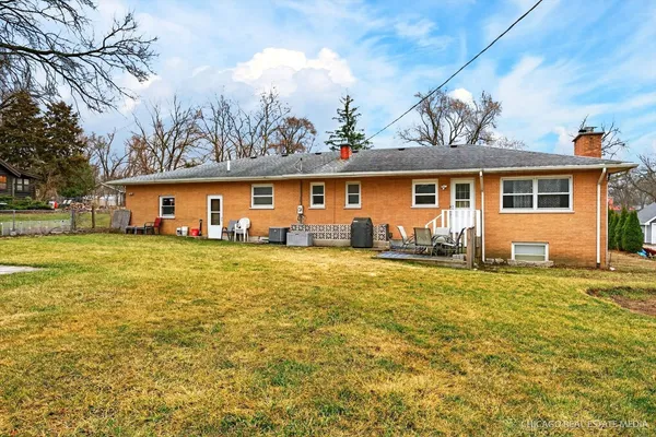 $335,000 | 7302 Chippewa Drive, Wonder Lake, IL 60097