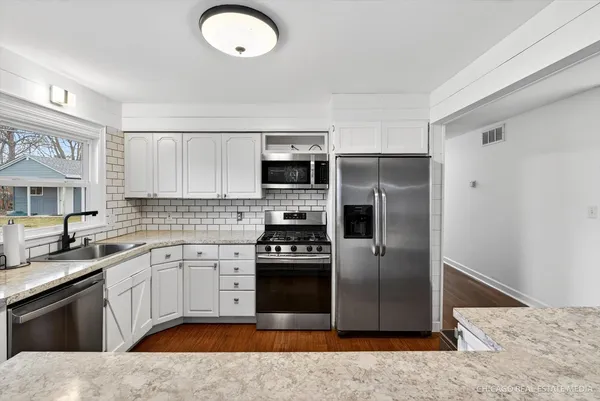 $335,000 | 7302 Chippewa Drive, Wonder Lake, IL 60097