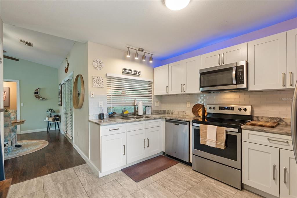 8901 Wayward Circle Hudson, FL 34667 - Photo 11 of 39