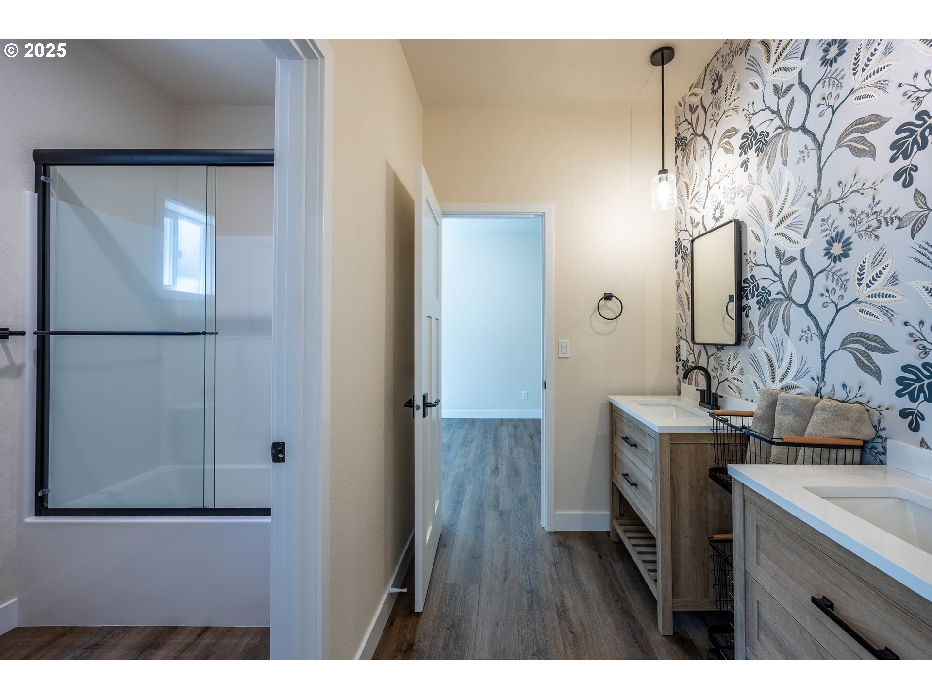 1 Bonnett Way Florence, OR 97439 - Photo 18 of 33 a kitchen with a refrigerator and a stove