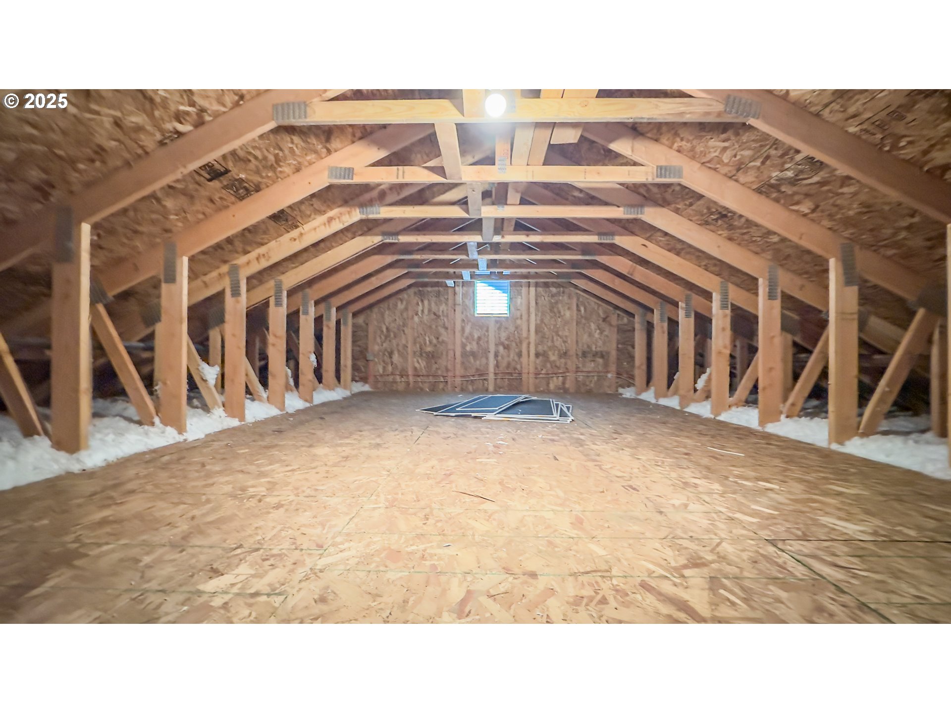 1 Bonnett Way Florence, OR 97439 - Photo 28 of 33 a black and white photo of a big room