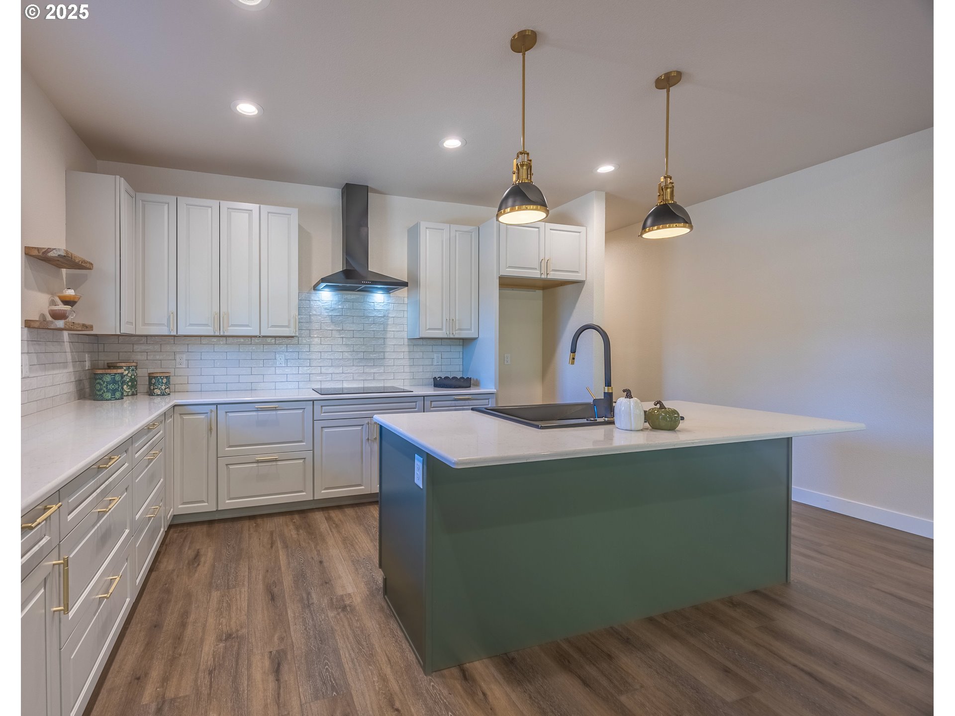1 Bonnett Way Florence, OR 97439 - Photo 6 of 33 a kitchen with kitchen island granite countertop a sink stainless steel appliances and cabinets