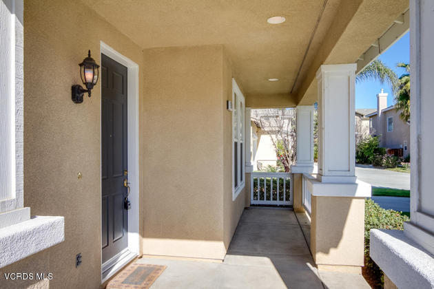 2001 Ribera Drive Oxnard, CA 93030 - Photo 2 of 20 a very nice looking room with a large window