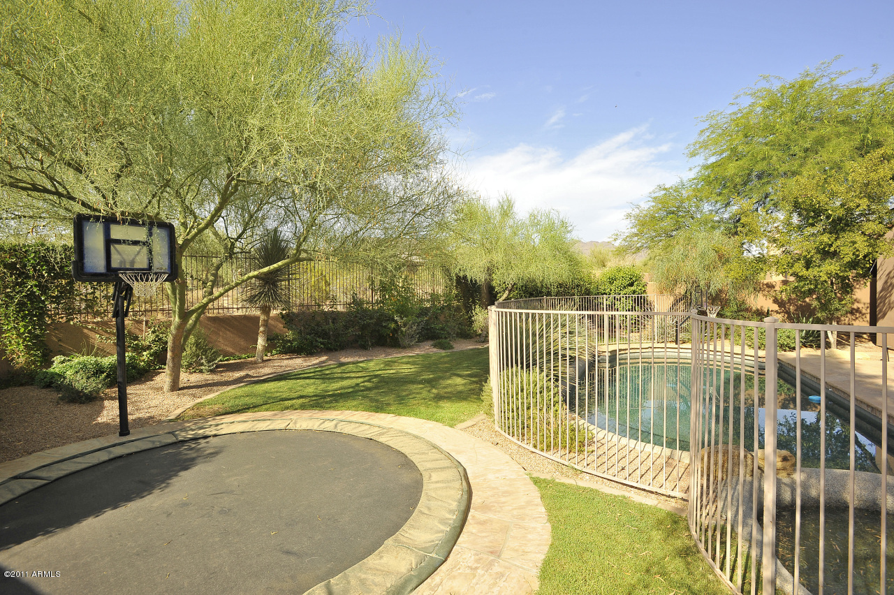 9176 East Mountain Spring Road Scottsdale, AZ 85255 - Photo 28 of 39 Backyard