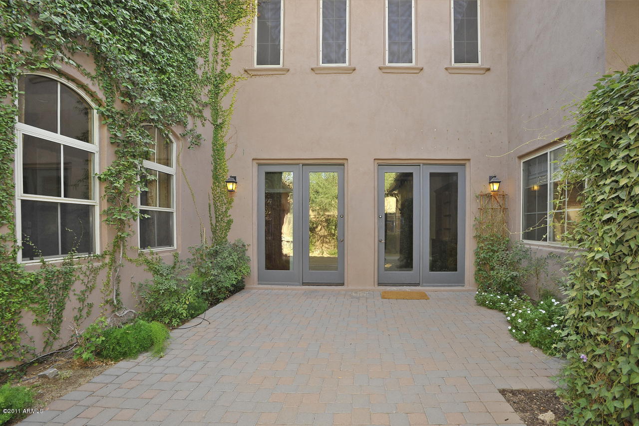 9176 East Mountain Spring Road Scottsdale, AZ 85255 - Photo 10 of 39 Private Courtyard off of Formal Dining