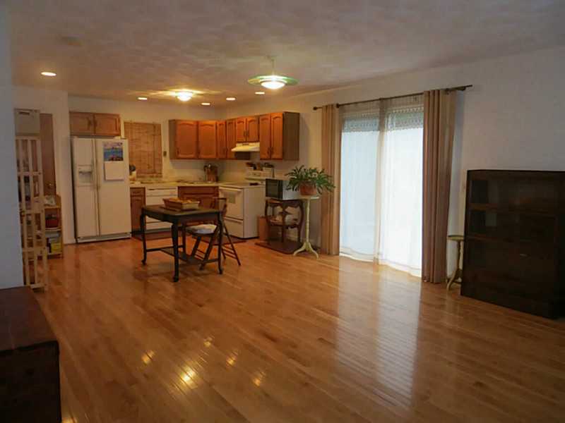 89 Quannacut Road, Unit 89A Westerly, RI 02891 - Photo 5 of 21 Kitchen. Open kitchen dining area