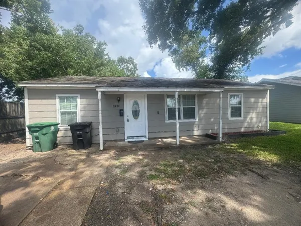 $1,500 | 3109 Airport Boulevard, Houston, TX 77051