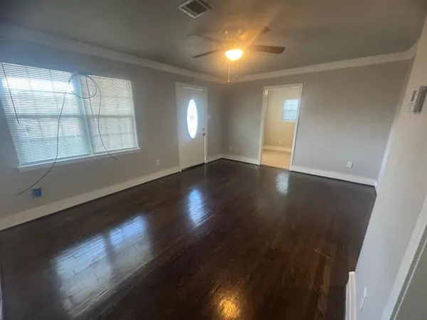 $1,500 | 3109 Airport Boulevard, Houston, TX 77051