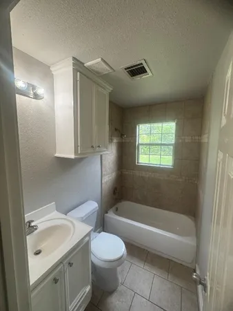 $1,500 | 3109 Airport Boulevard, Houston, TX 77051