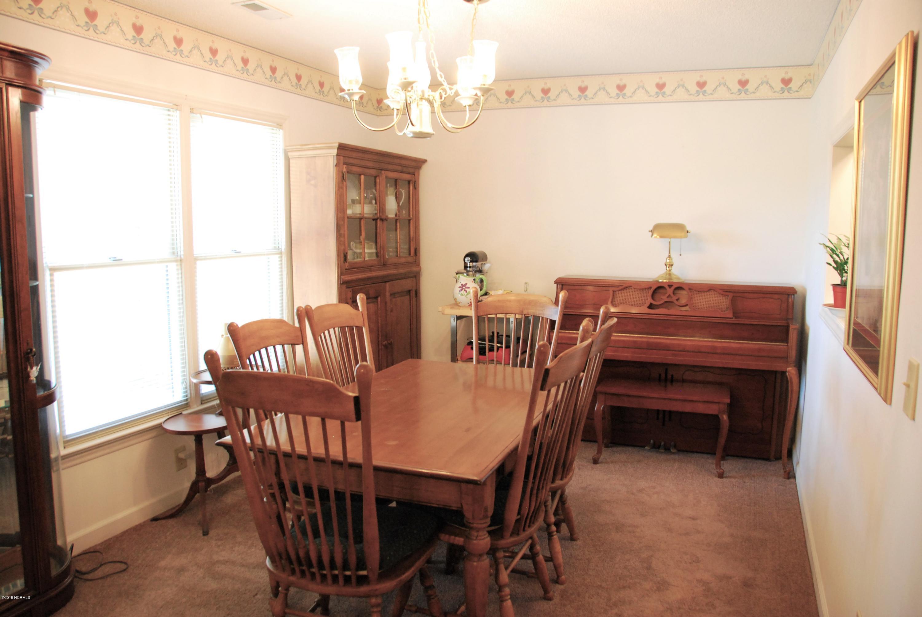 2081 Quail Ridge Road, Unit C Greenville, NC 27858 - Photo 3 of 18 DSC_9282