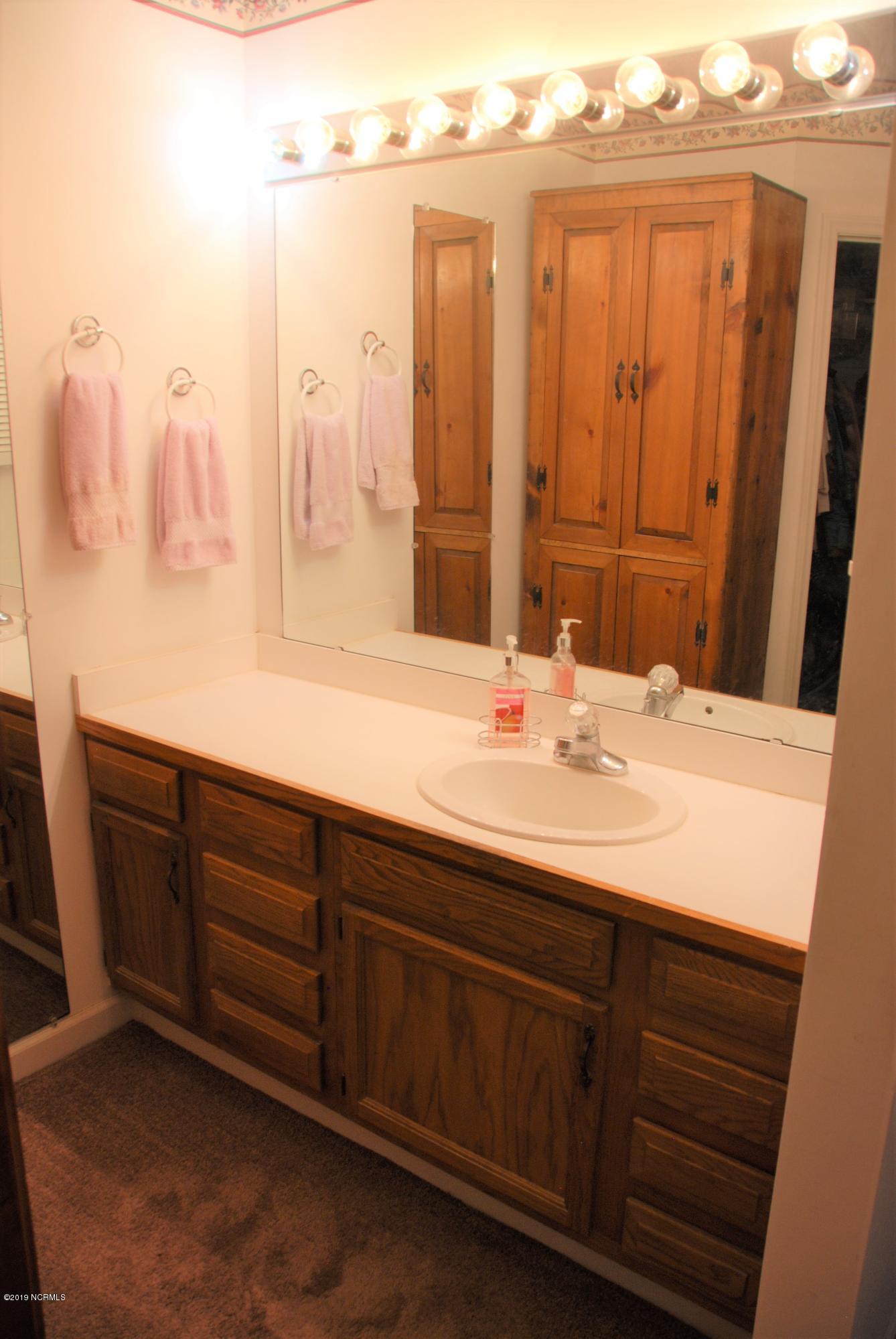 2081 Quail Ridge Road, Unit C Greenville, NC 27858 - Photo 8 of 18 DSC_9327