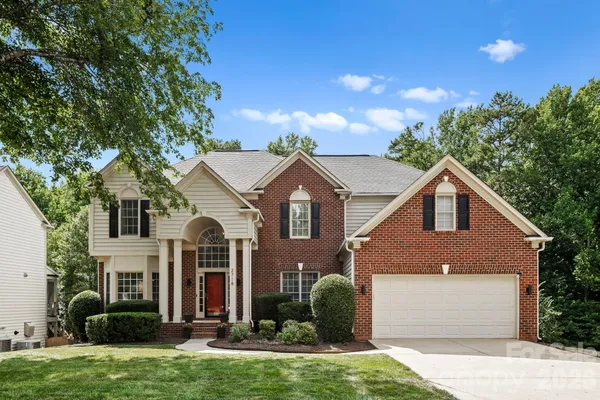 $1,000,000 | 2718 Peverell Lane, Charlotte, NC 28270