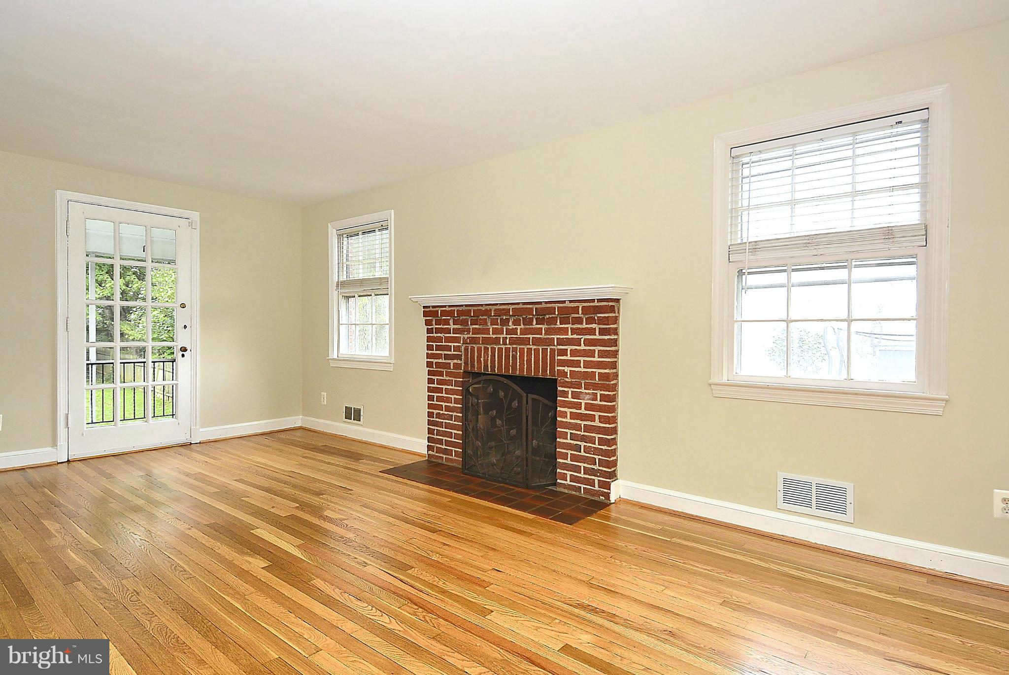 9405 Seminole Street Silver Spring, MD 20901 - Photo 3 of 25 living room