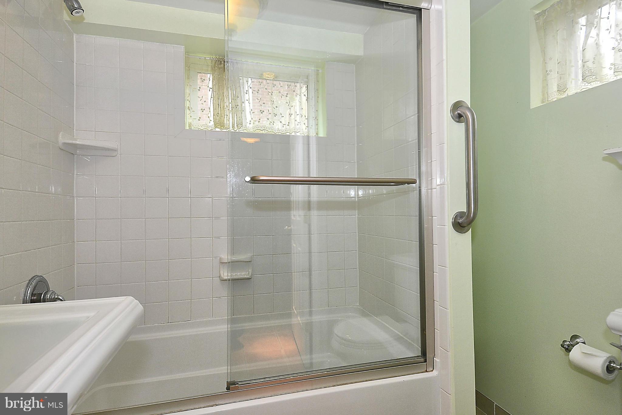 9405 Seminole Street Silver Spring, MD 20901 - Photo 21 of 25 Bath