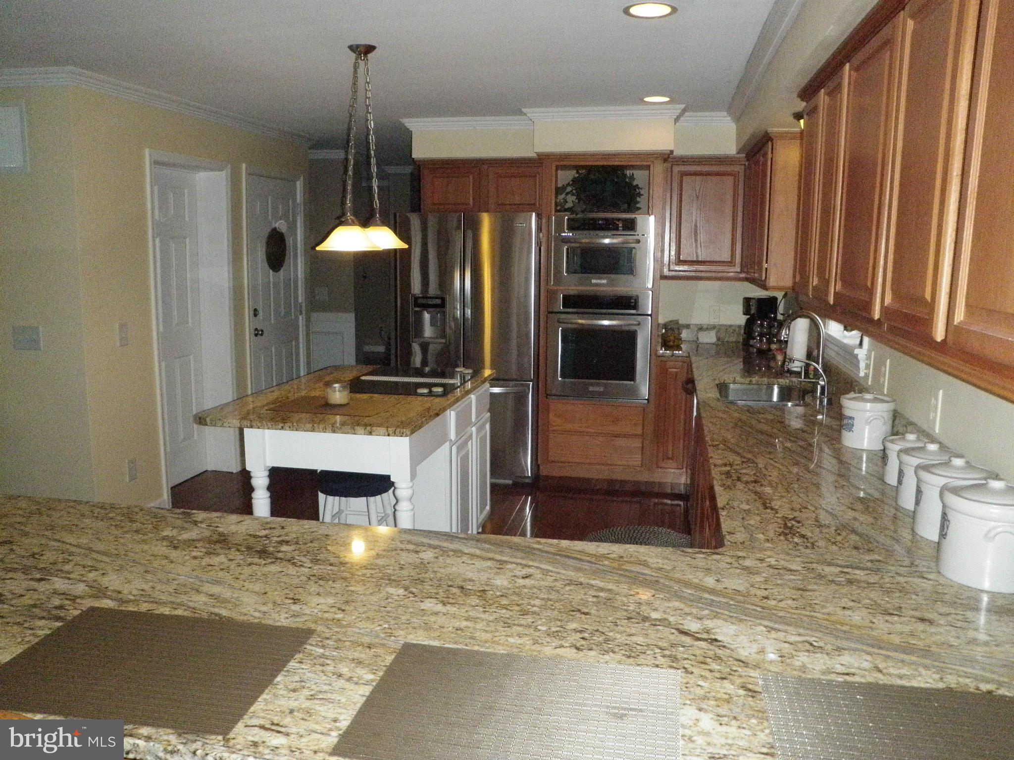 236 Twin Beach Road Pasadena, MD 21122 - Photo 11 of 30 Kitchen