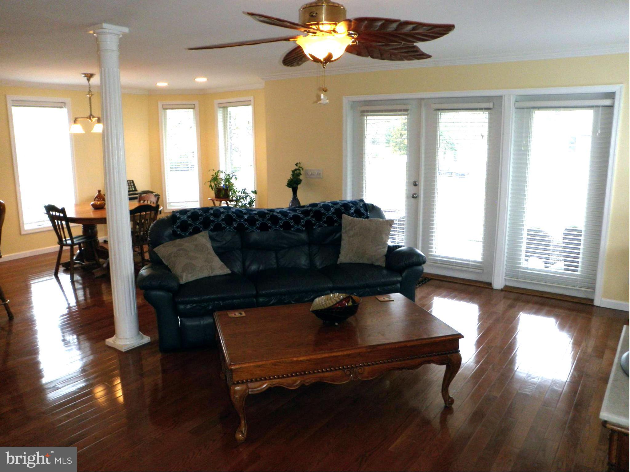236 Twin Beach Road Pasadena, MD 21122 - Photo 13 of 30 Family Room