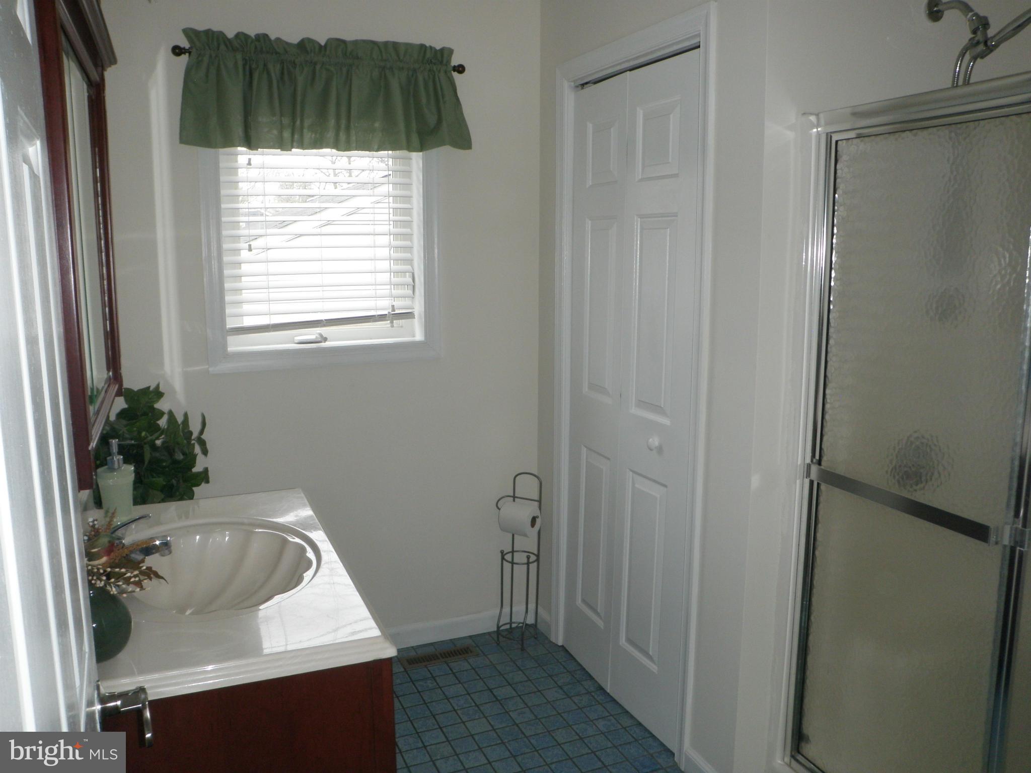 236 Twin Beach Road Pasadena, MD 21122 - Photo 16 of 30 First floor full bath