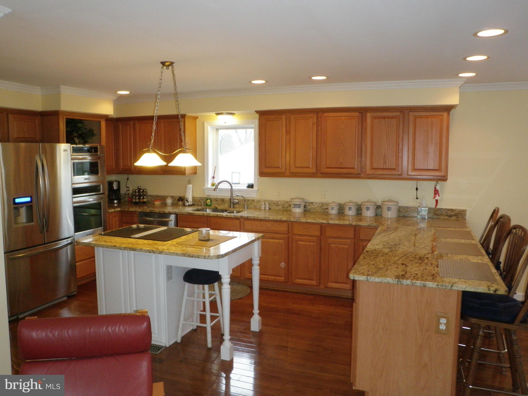 236 Twin Beach Road Pasadena, MD 21122 - Photo 7 of 30 Kitchen