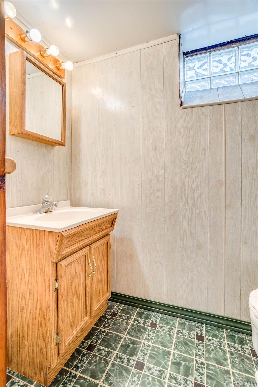 9729 Reeck Road Allen Park, MI 48101 - Photo 18 of 22 Gallery Image 18