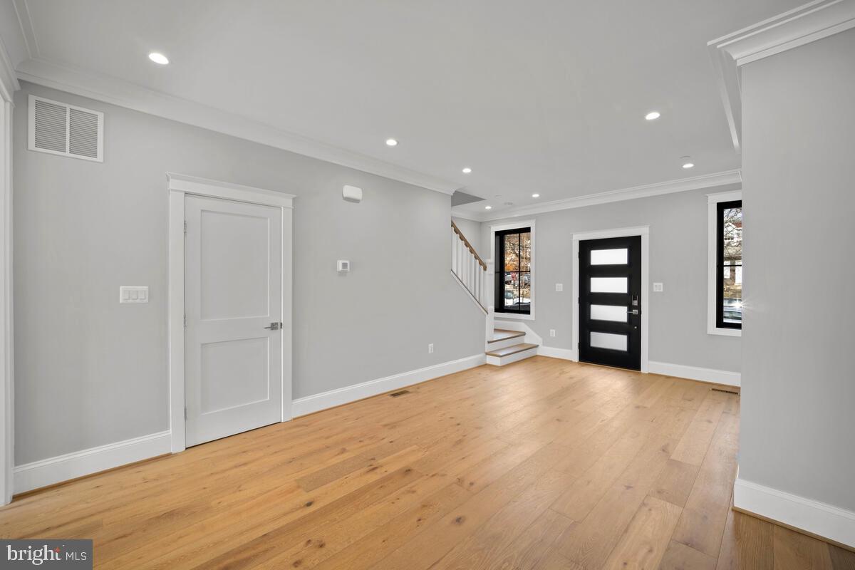 3722 S Street Northwest Washington, DC 20007 - Photo 4 of 63