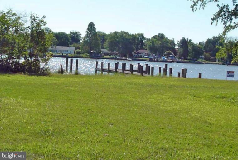 5023 Rippling Road Cambridge, MD 21613 - Photo 5 of 30 Lawn and Private Pier