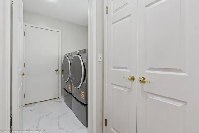 $425,000 | 2381 Shoreham Highlands Street, St. Joseph, MI 49085