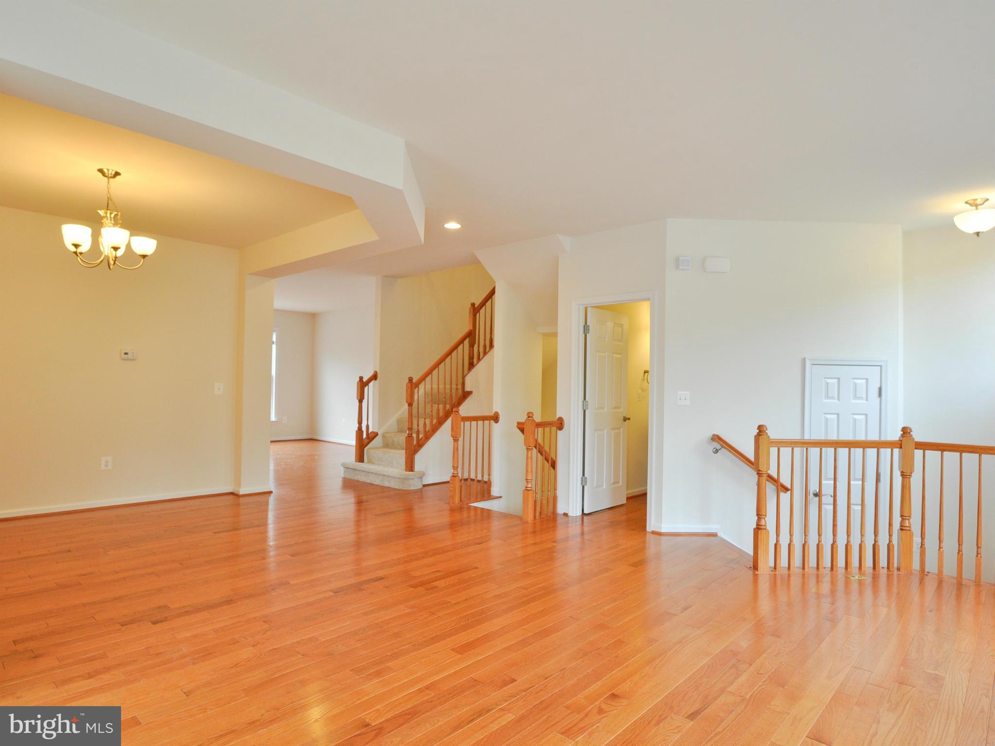 17684 Possum Point Road Dumfries, VA 22026 - Photo 4 of 26 Living Room