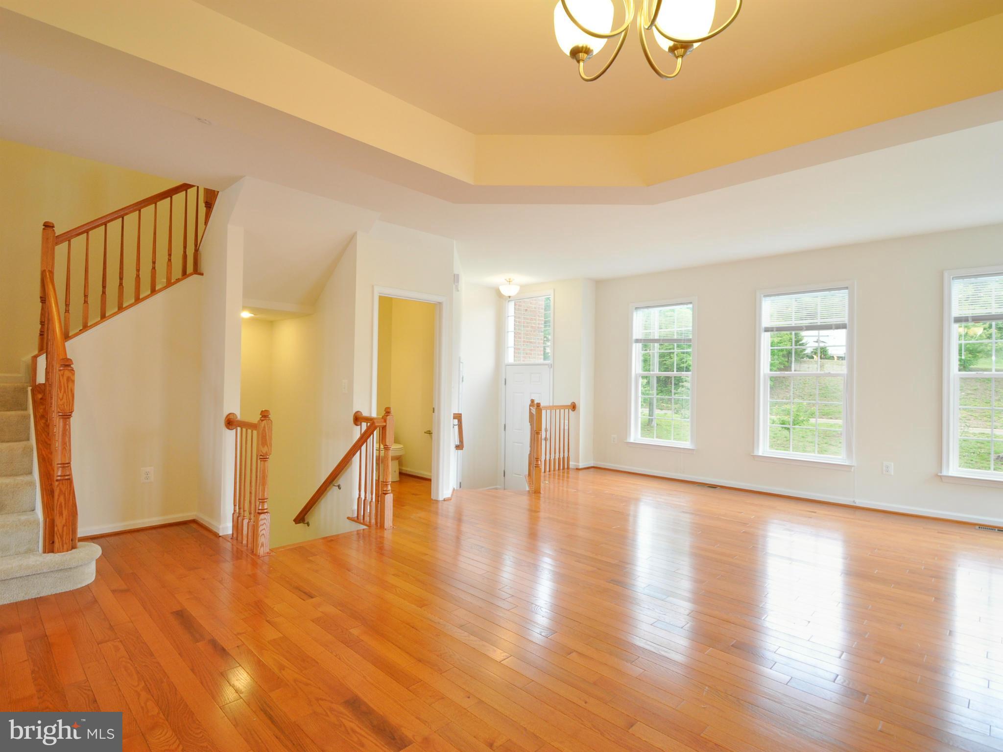 17684 Possum Point Road Dumfries, VA 22026 - Photo 5 of 26 Living Room
