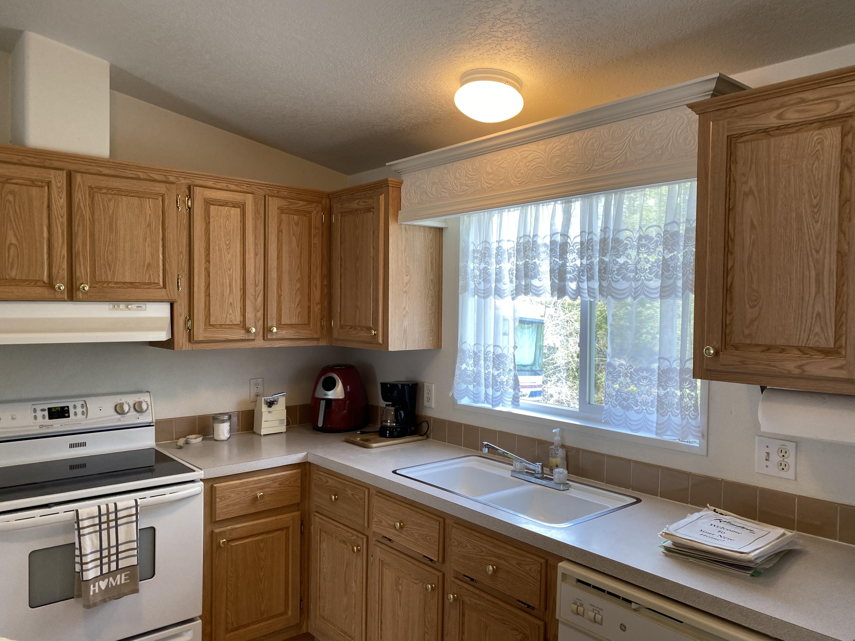 2640 Merlin Road Grants Pass, OR 97526 - Photo 6 of 20 E2078072-3C88-4752-BA9E-734B0AFB27DB